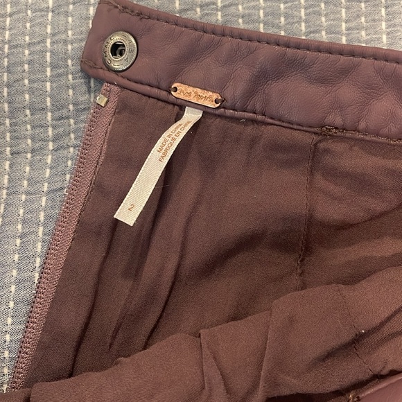 Free people purple skirt
Very good condition
Mini leather (faux) skirt for women - Picture 5 of 5